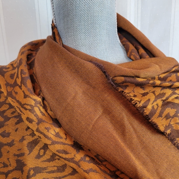 Calvin Klein Leopard Print Pashmina Scarf Wrap Cognac Rust One Size - Picture 2 of 5